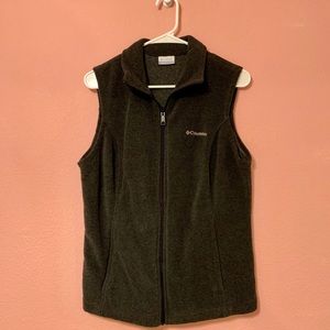 Columbia large gray zipup vest